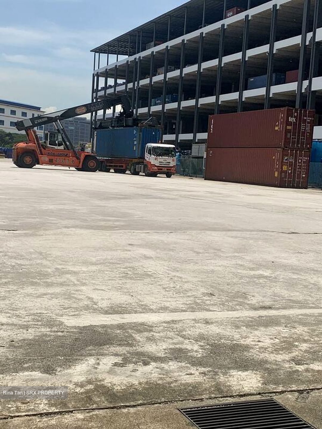 Gul Way (D22), Warehouse #496952591